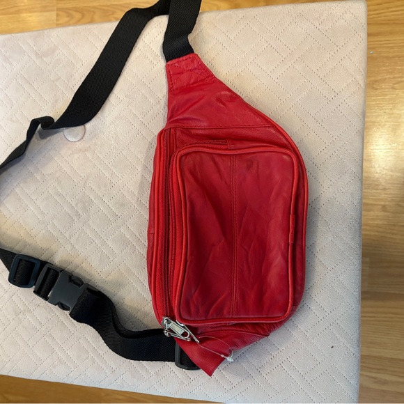Red genuine patchwork leather crossbody/waistpack (Fanny pack) - NWOT - Picture 8 of 10